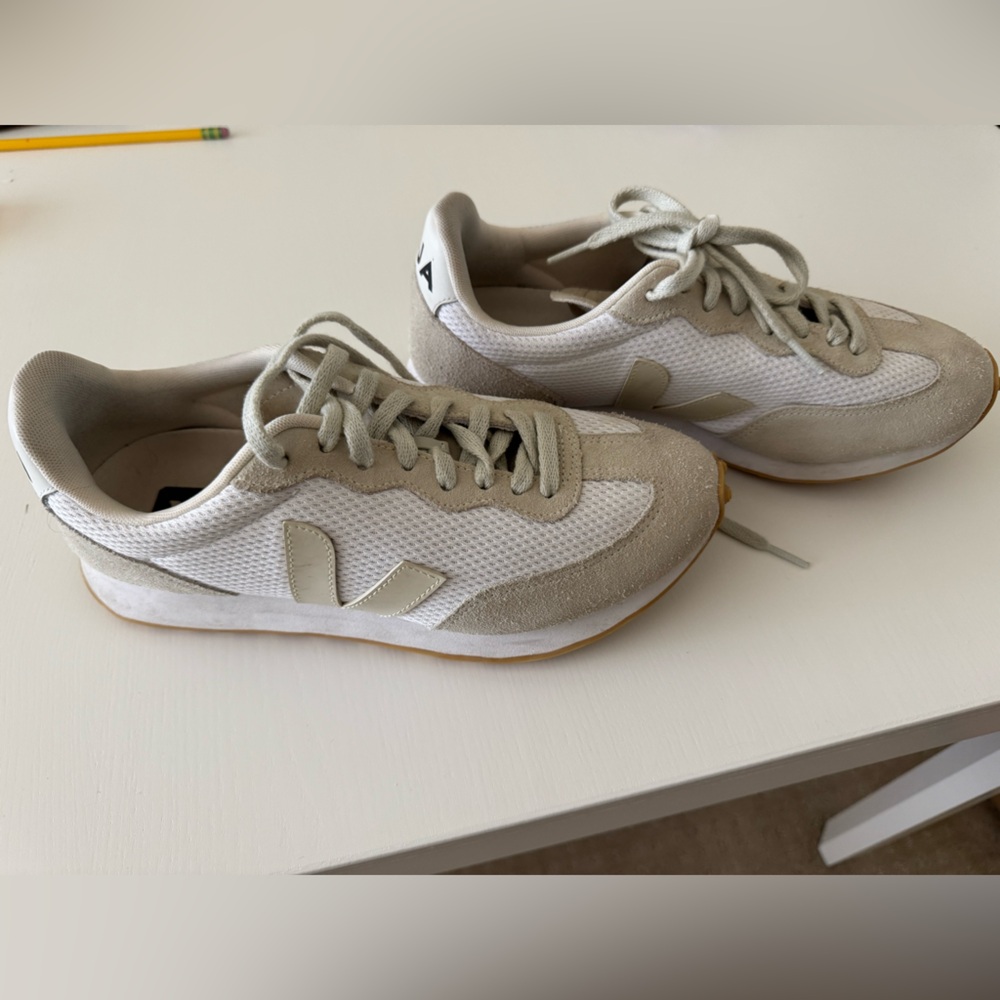 Veja Rio Branco Alveomesh White/Pierre Sneakers, Sz 9